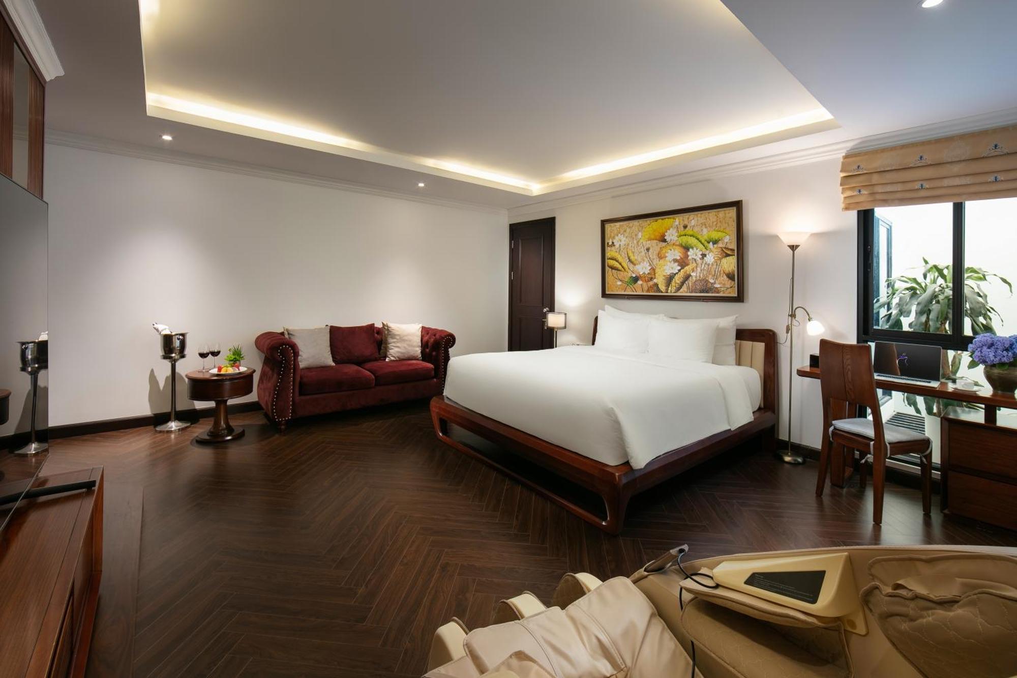 May De Ville Crown Hotel Hanoi Kültér fotó Deluxe Suite