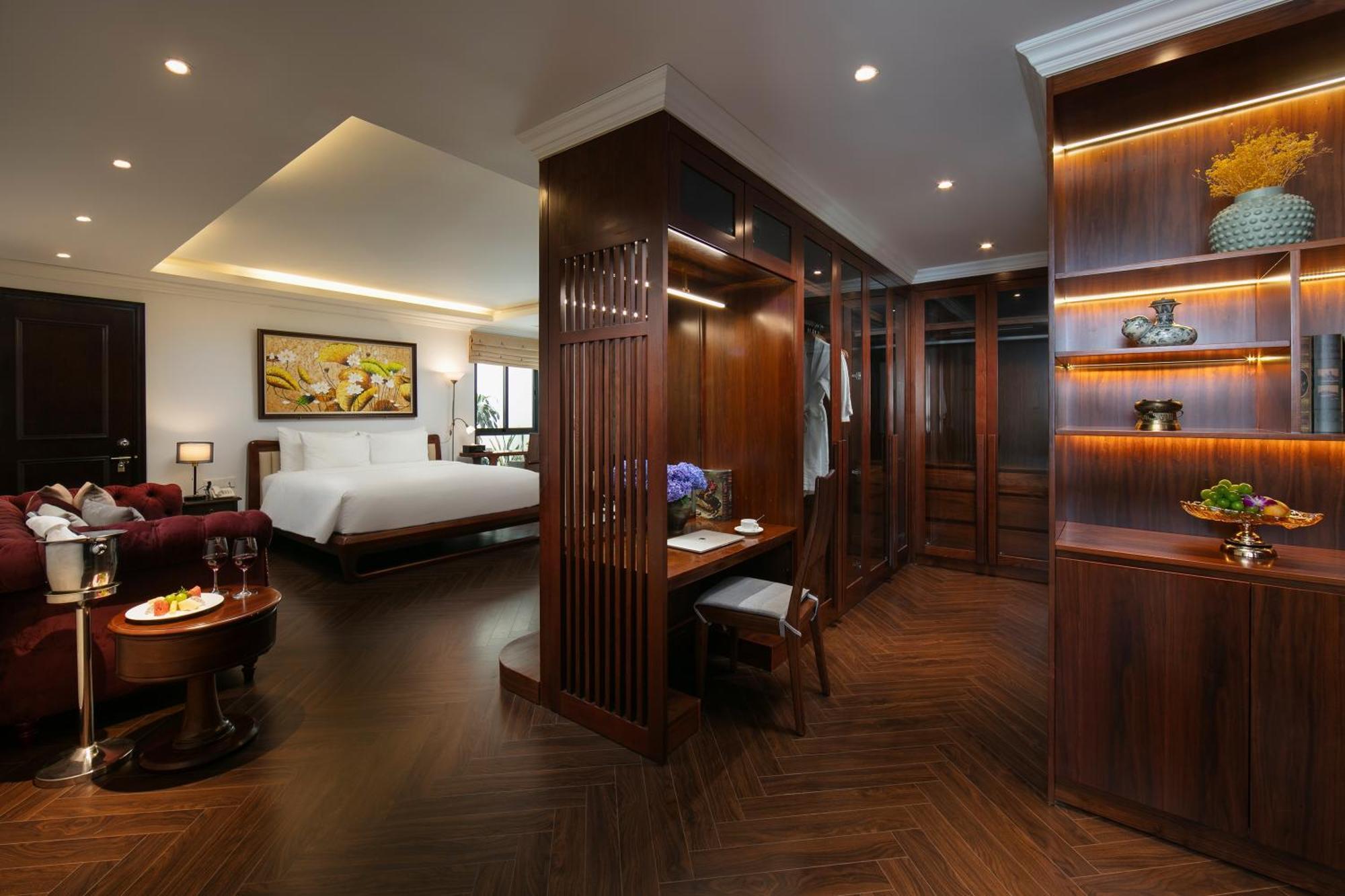 May De Ville Crown Hotel Hanoi Kültér fotó Deluxe Suite