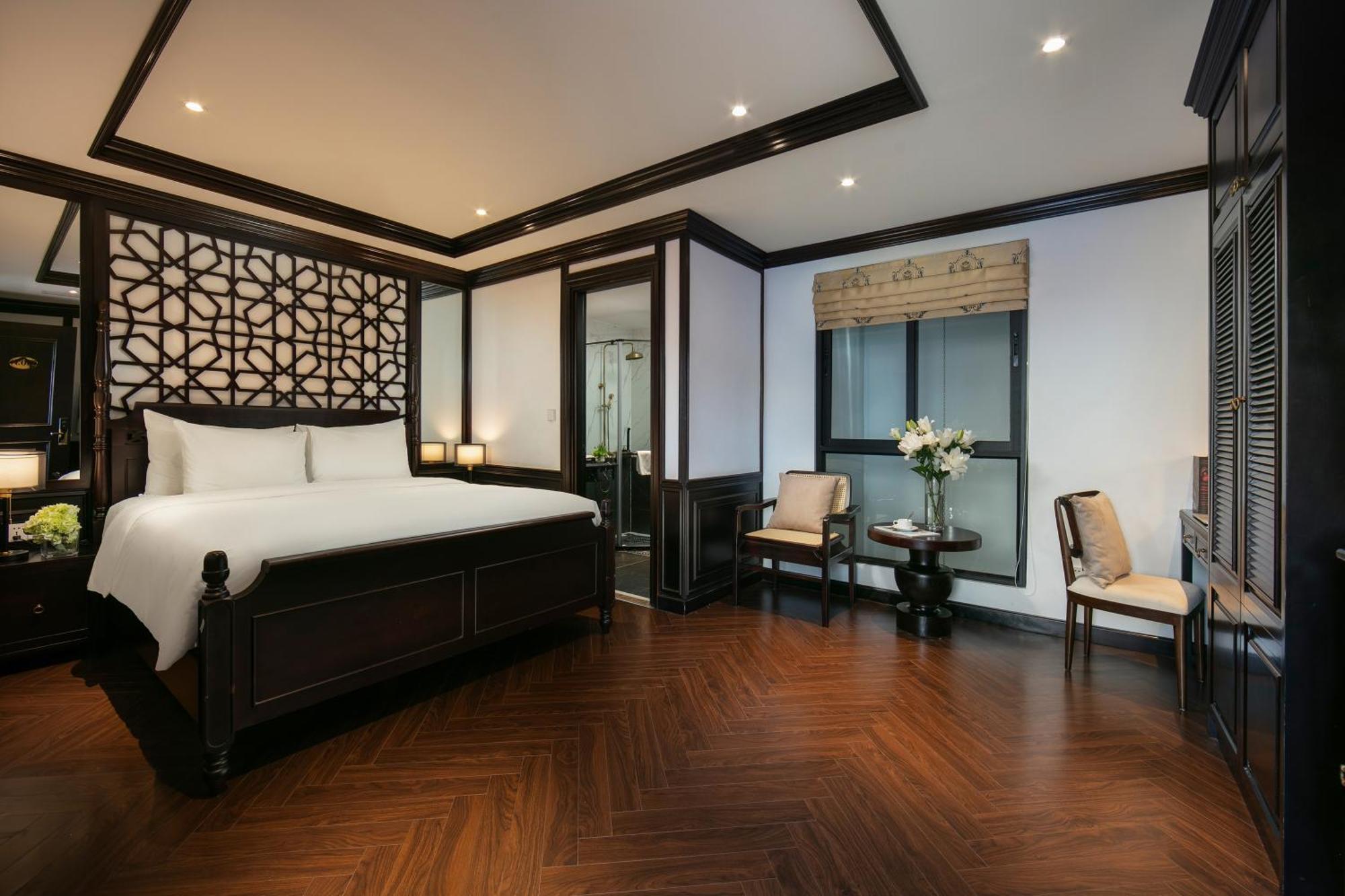 May De Ville Crown Hotel Hanoi Kültér fotó Deluxe Suite
