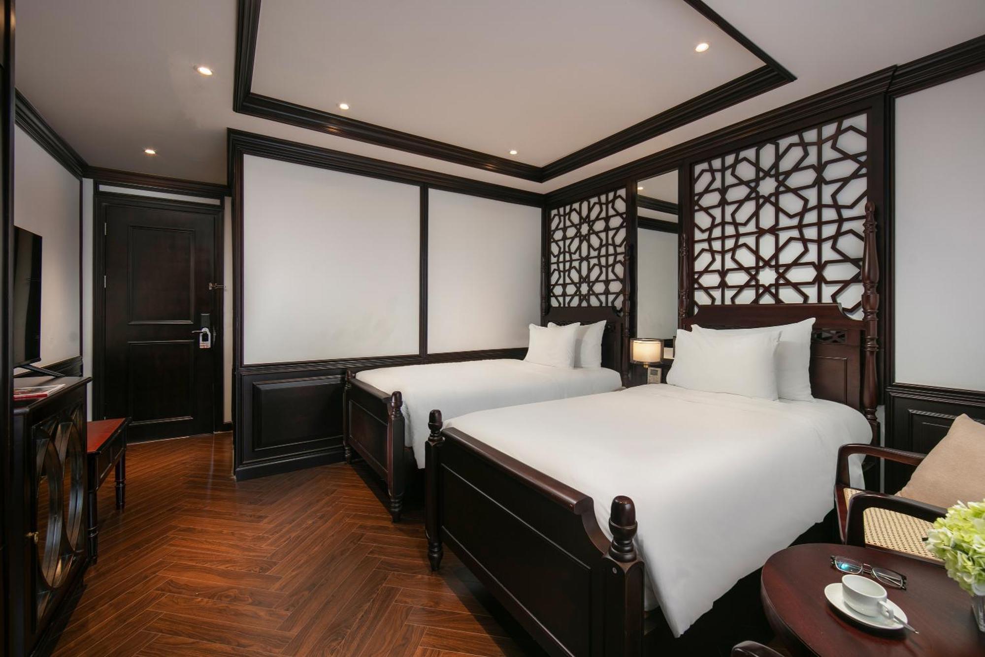 May De Ville Crown Hotel Hanoi Kültér fotó Deluxe twin room