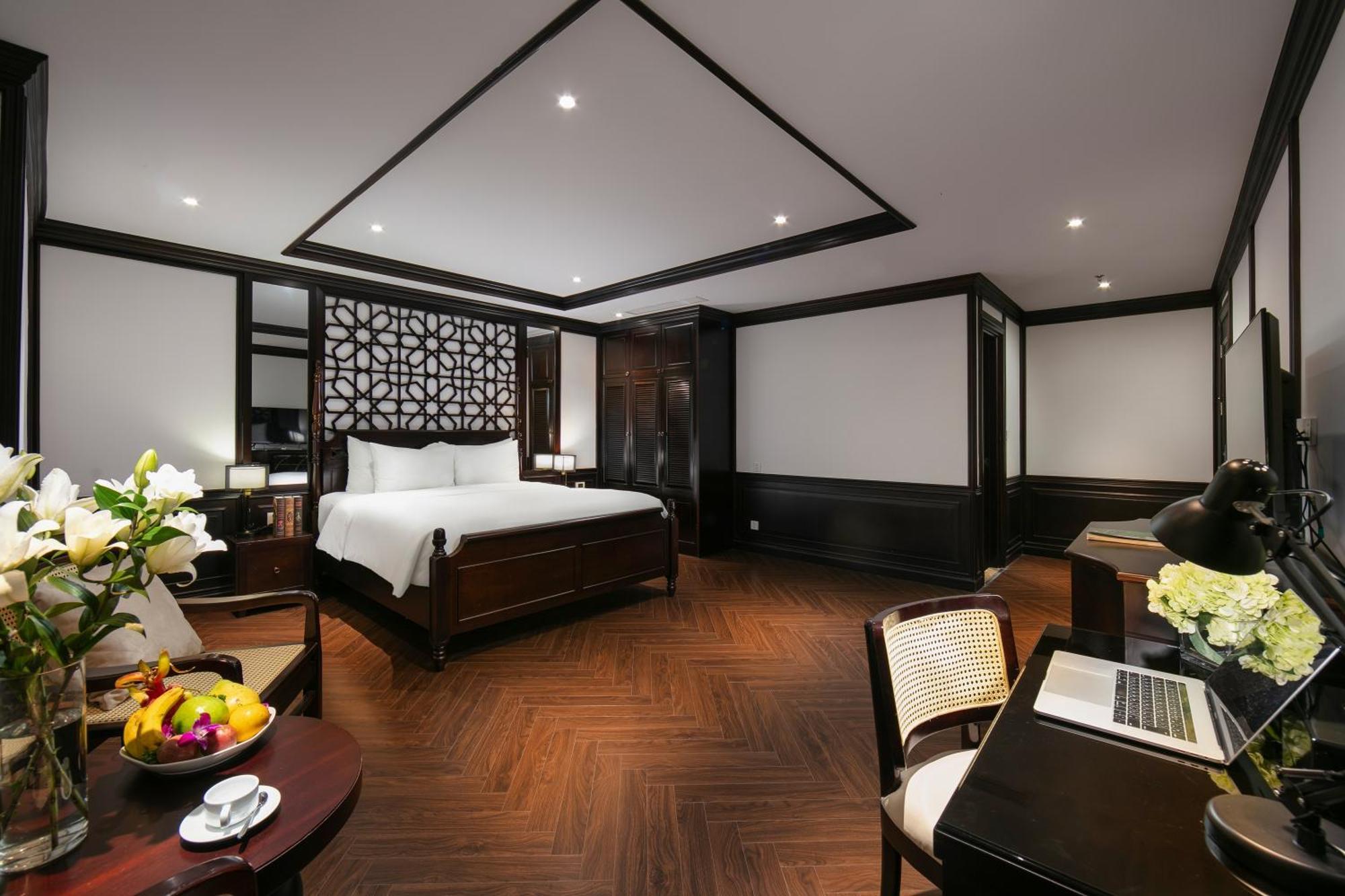 May De Ville Crown Hotel Hanoi Kültér fotó Deluxe Suite